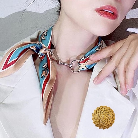 SARAH COVENTRY • Gold Vintage Flower Scarf Pin Blazer Brooch Ornament Accessory - Picture 8 of 8